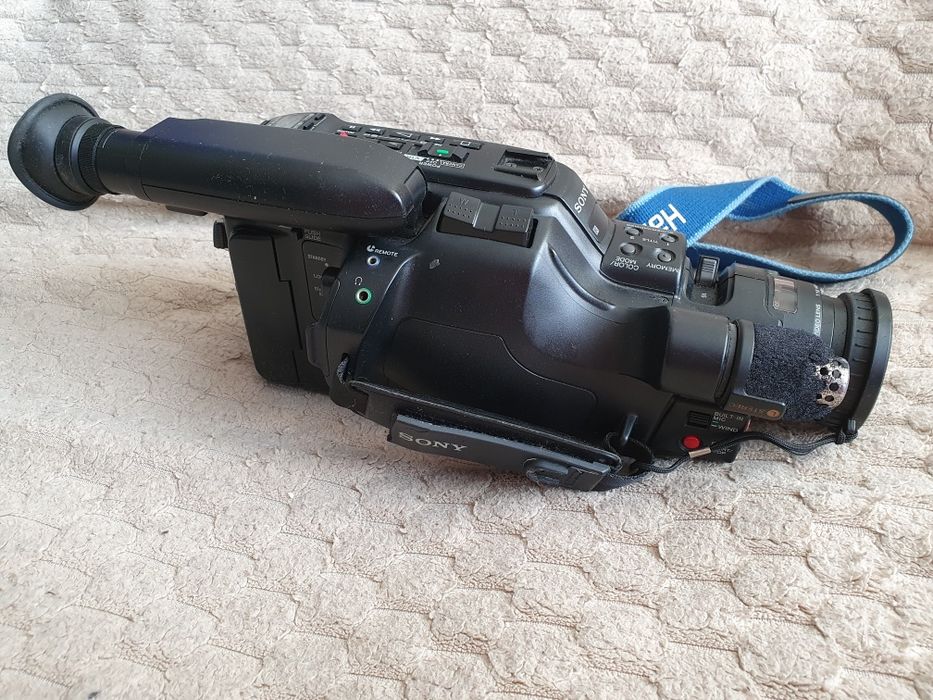 Відеокамера Sony CCD-F550E, Японія