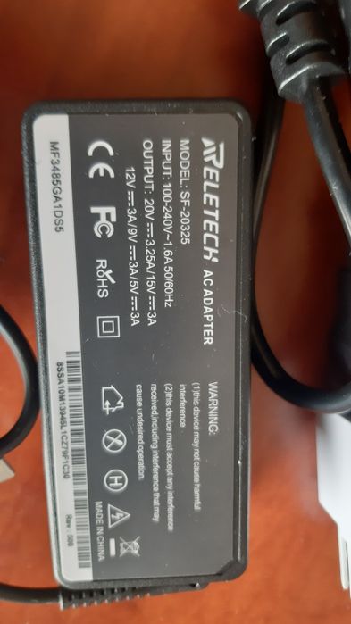 Carregador novo para diversos computadores, com entrada C