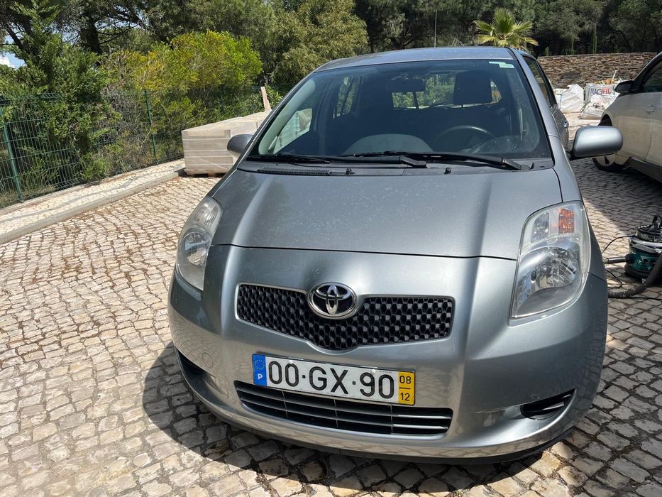 Toyota Yaris – 150 000 km – Muito bom estado