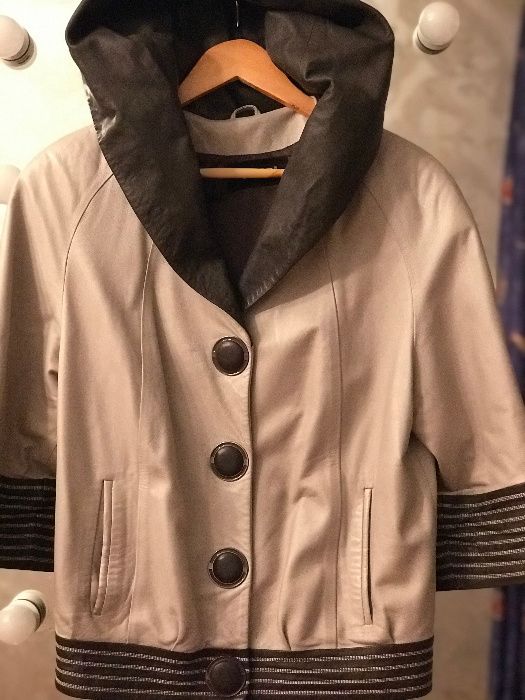 Женская куртка кожа цвет жемчуга с шоколадными вставками турецкое каче