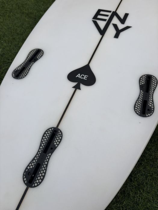 Prancha Envy 5’9’’, modelo Ace
