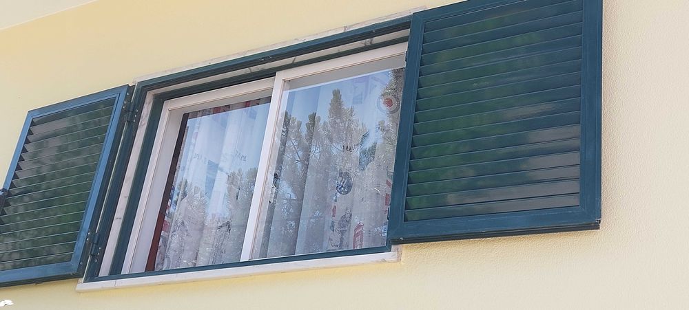 Janelas de alumínio usadas