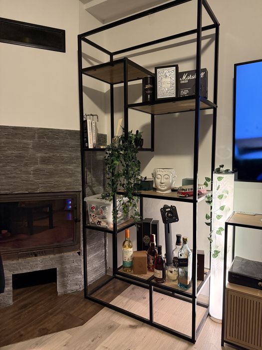 Nowoczesny regał loft / industrial – metal + drewno