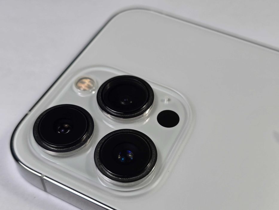 iPhone 13 PRO 256GB / Silver/ 76%/ Grade A- / + ładowarka