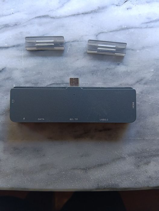Adaptador USB- C com várias conexões