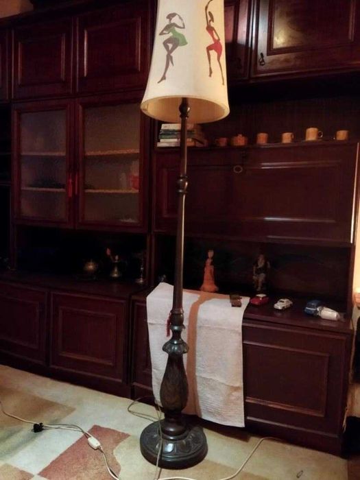 Lampa stojąca do pokoju