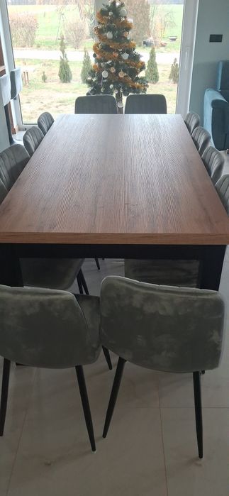 Sprzedam stół dla 12 osób