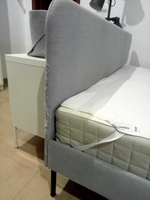 Cama IKEA (SLATTUM) com estrado duplo cinzento