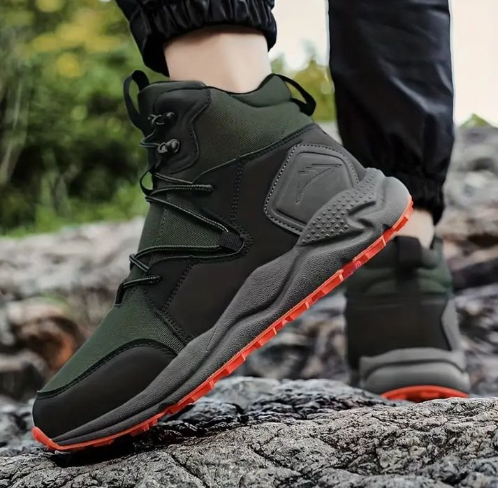 Кросівки чоловічі туристичні