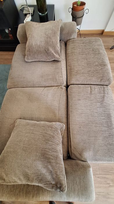 Sofá 3 lugares reclinável em tecido com 2 almofadas
