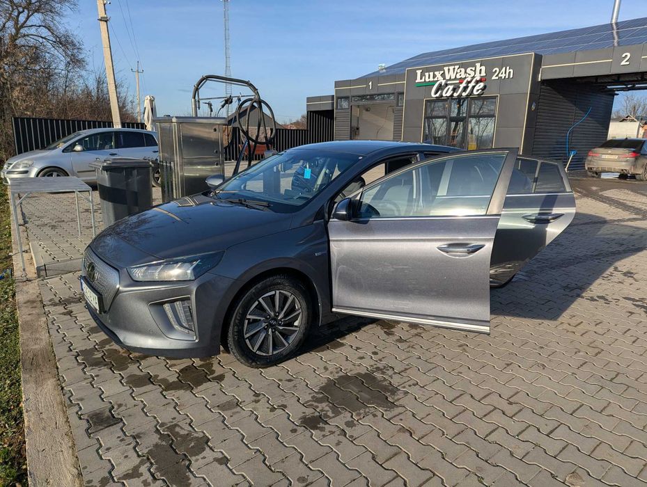 Hyundai Ioniq 38.3 kWh