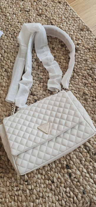 Mala Rianee Guess Nova