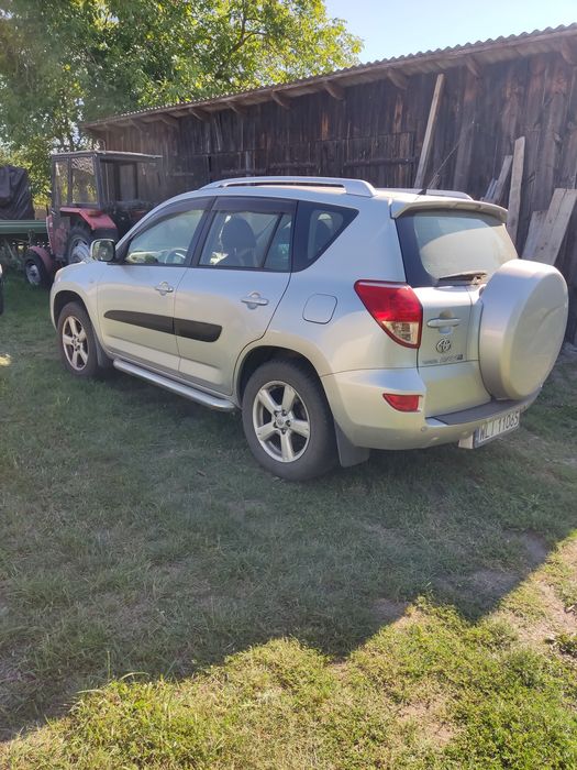 Tyota RAV4 2.0 benzyna 2007 rok