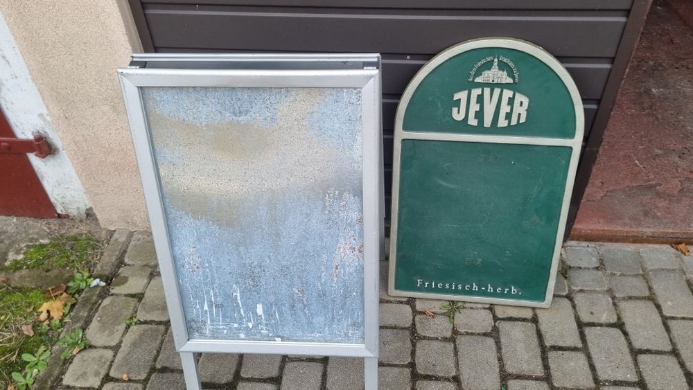 Tablice ogloszen, reklamy