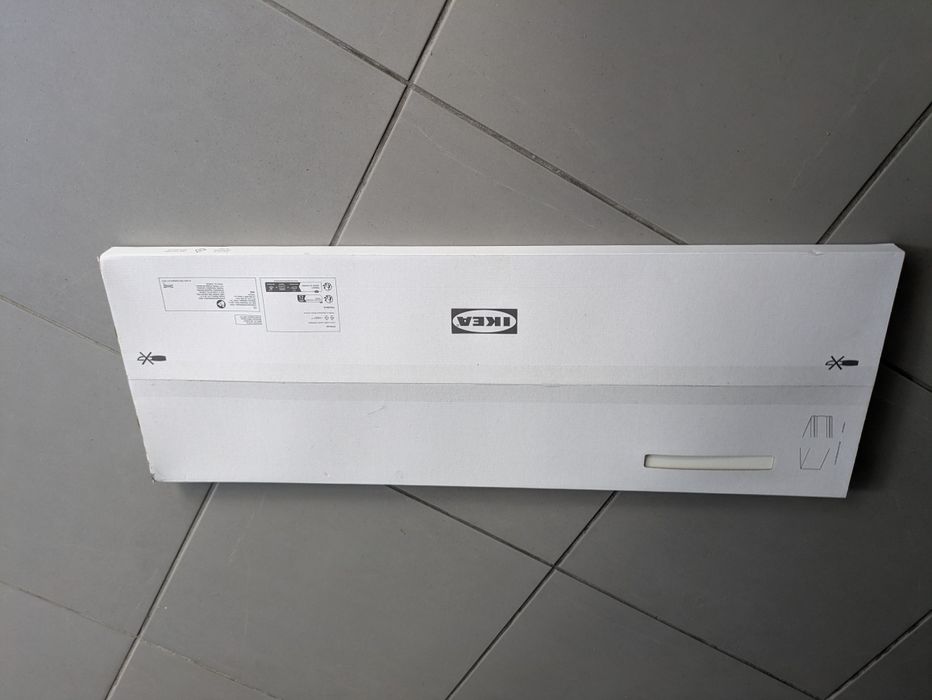 Prateleiras IKEA novas na embalagem