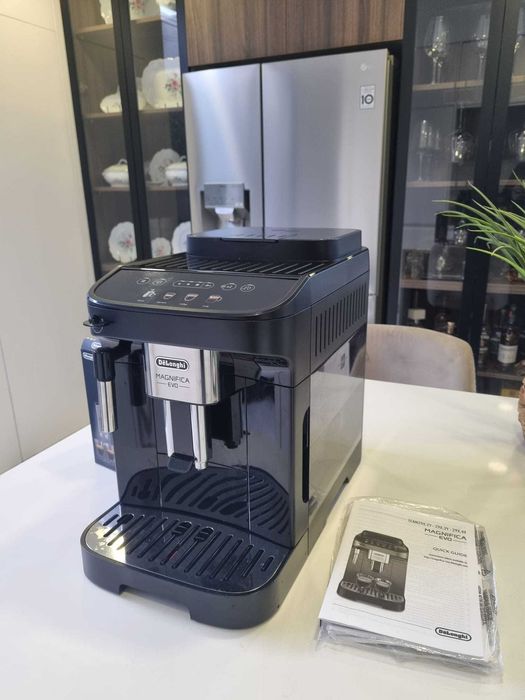 Máquina café Delonghi Magnifica EVO c/garantia