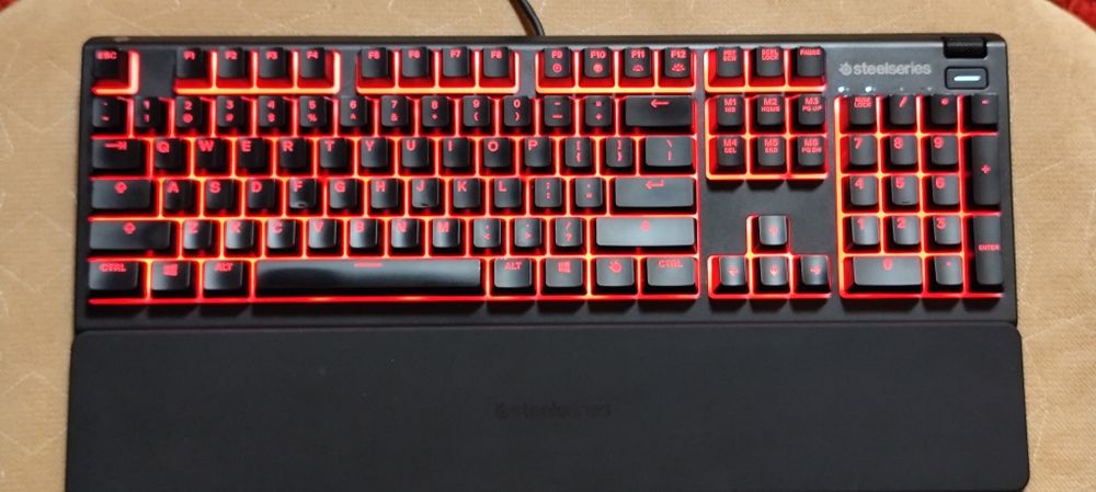 Klawiatura Steelseries APEX 3 na gwarancji + Słuchawki HyperX Alpha