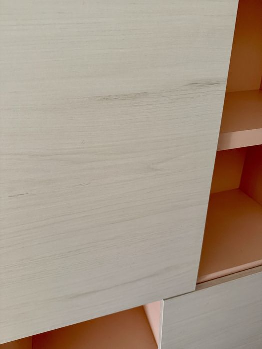 Estante de quarto com 8 cubos e 2 portas