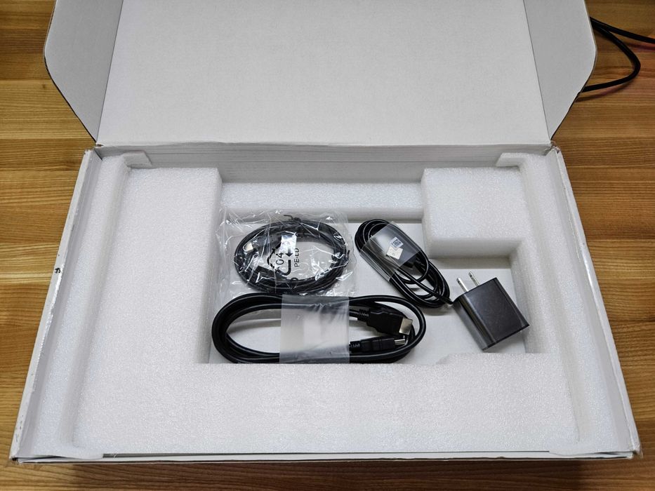 Портативный монитор UNEW CX156-C 15,6" 4K|IPS|USB C|HDMI