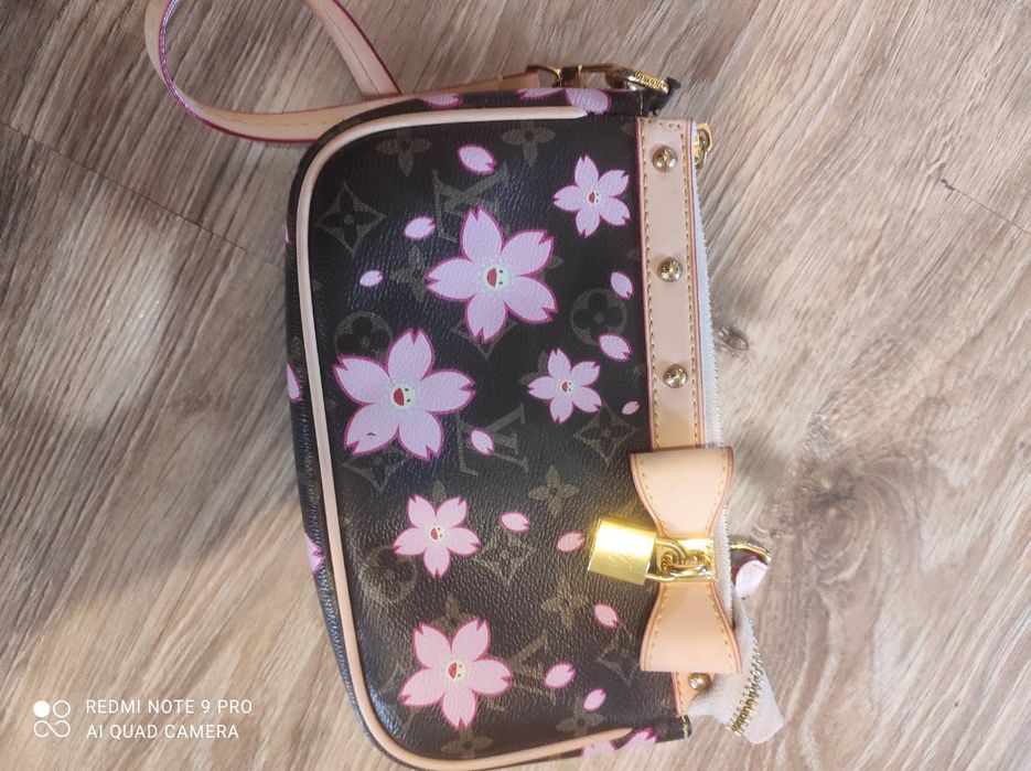Дуже стильна сумочка фірми LOUIS  VUITTON