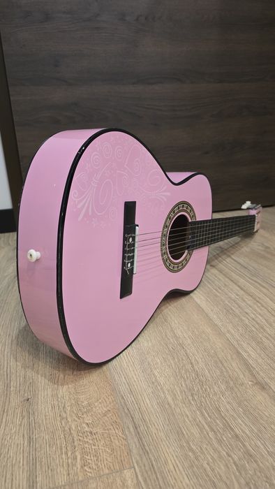 Różowa gitara klasyczna  dla dzieci  - idealna na start!