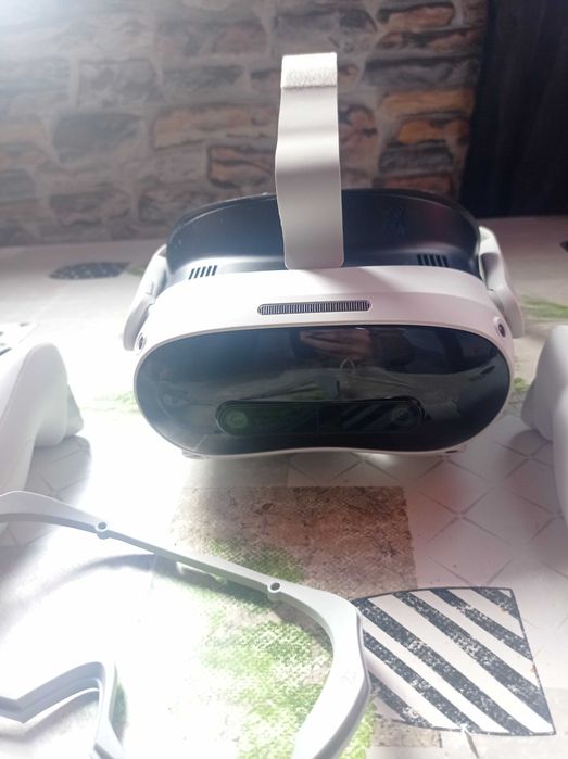 Headset VR Pico 4 Ultra