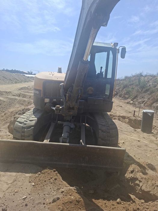 MÁQUINA DE RASTOS VOLVO ECR88D