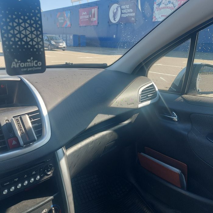 Продам Peugeot 207sw 1.4 бензин 2008 рік  пробіг 232.тис.