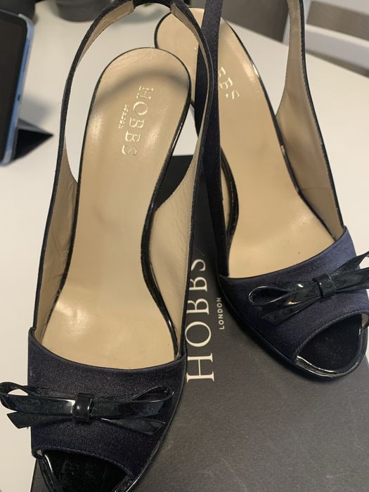 Босоніжки HOBBS. Alexandra Bow Sandal. Satin. Колір NAVY.