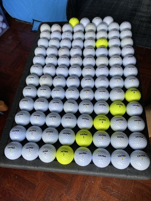100 Bolas Wilson ULTRA em muito bom estado (+12 wilsons normais)