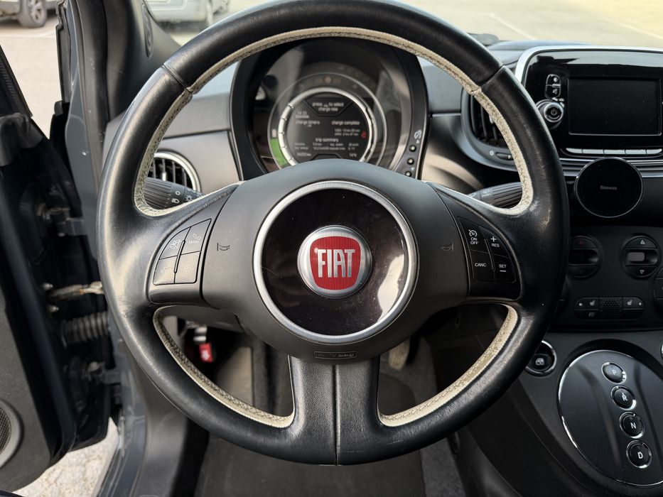 2017 FIAT 500e електромобіль