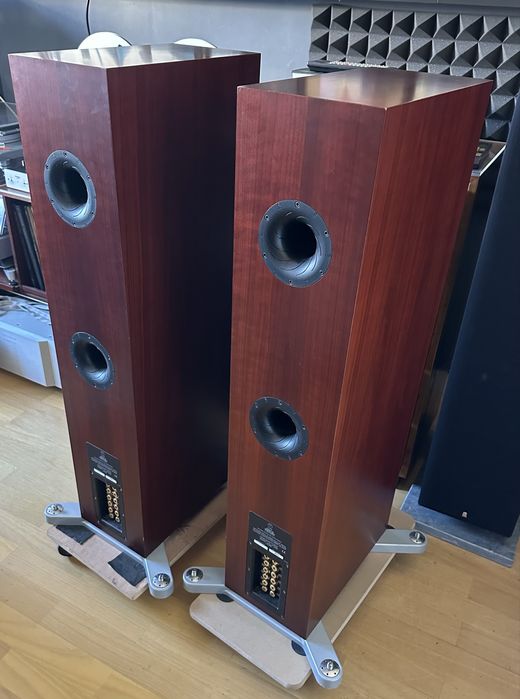 Linn Akurate 242 - colunas hifi de referência
