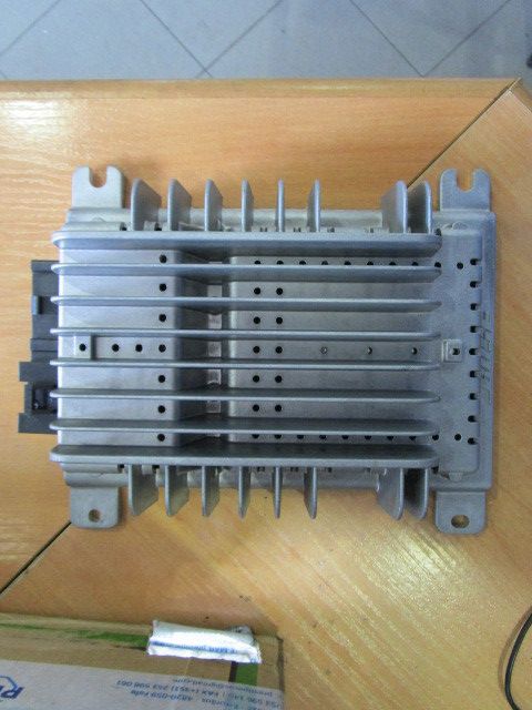 Amplificador de colunas MAZDA RX-8 (SE, FE)