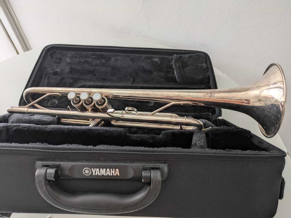 Yamaha YTR-4335GII prateada – muito bom estado
