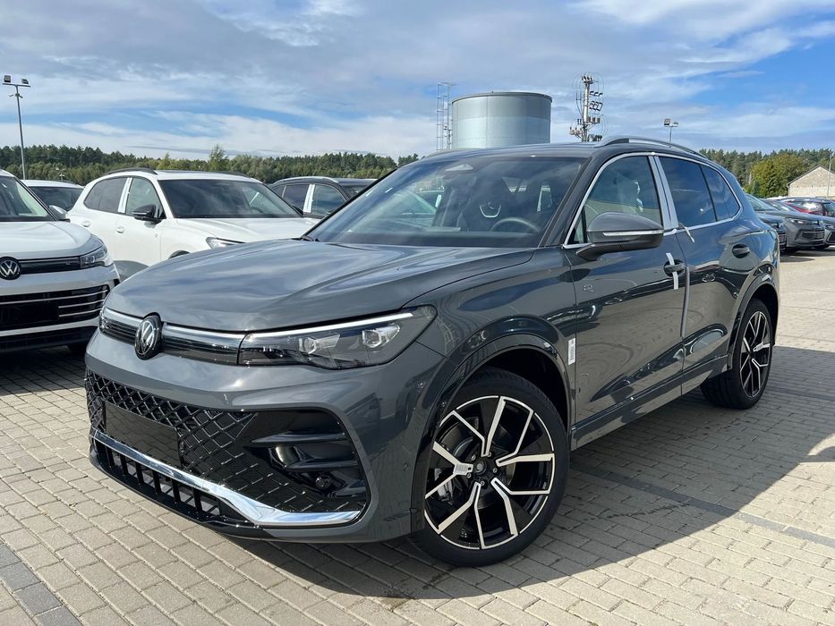 Volkswagen Tiguan R-Line Plus 2,0 TDI 150 KM DSG/ HAK/ Dach Panoram./ Rok 2026
