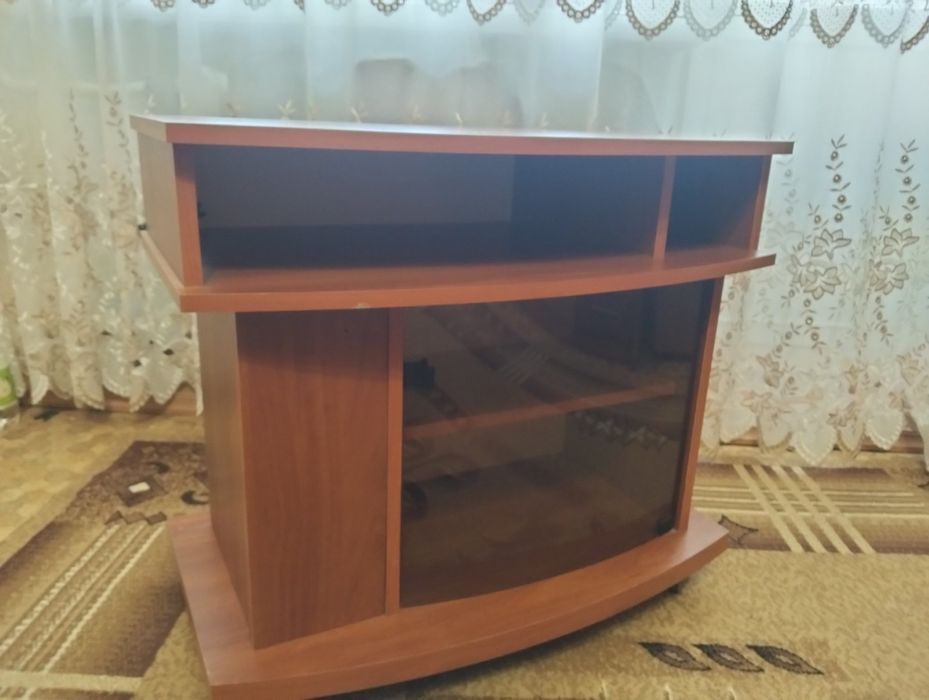 Продам тумбочка під телевізор
