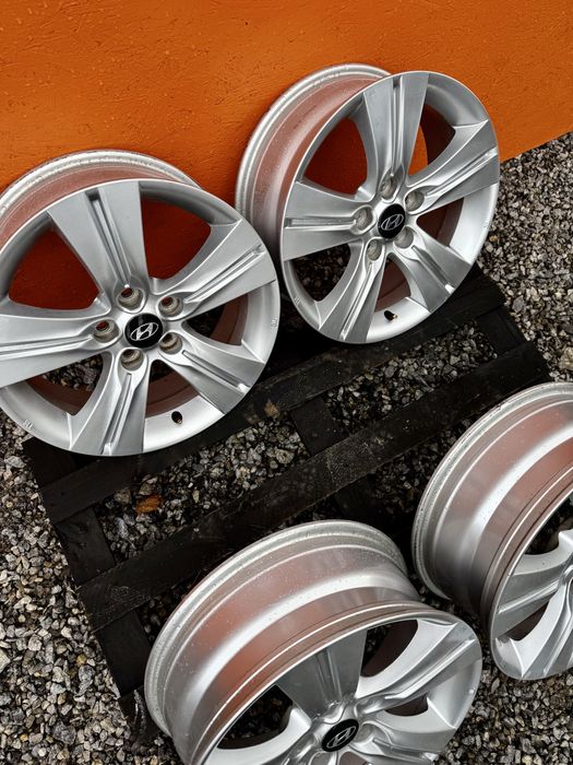 Диски киа хундай R17 5.114,3 ET35 цо 67.1 підходять на різні авто