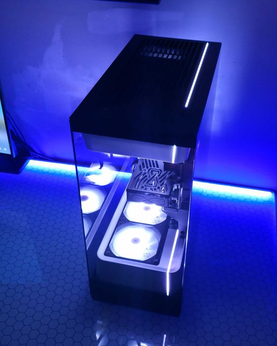 Komputer gamingowy Ryzen 7 7800X3D, RTX 5070, DDR 5 32gb 6000m, M2 1Tb