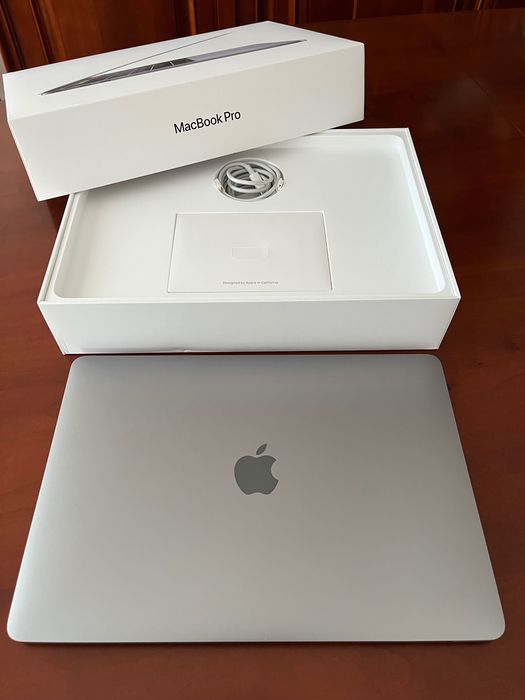 Macbook Pro 13” Touch Bar 2020 como novo