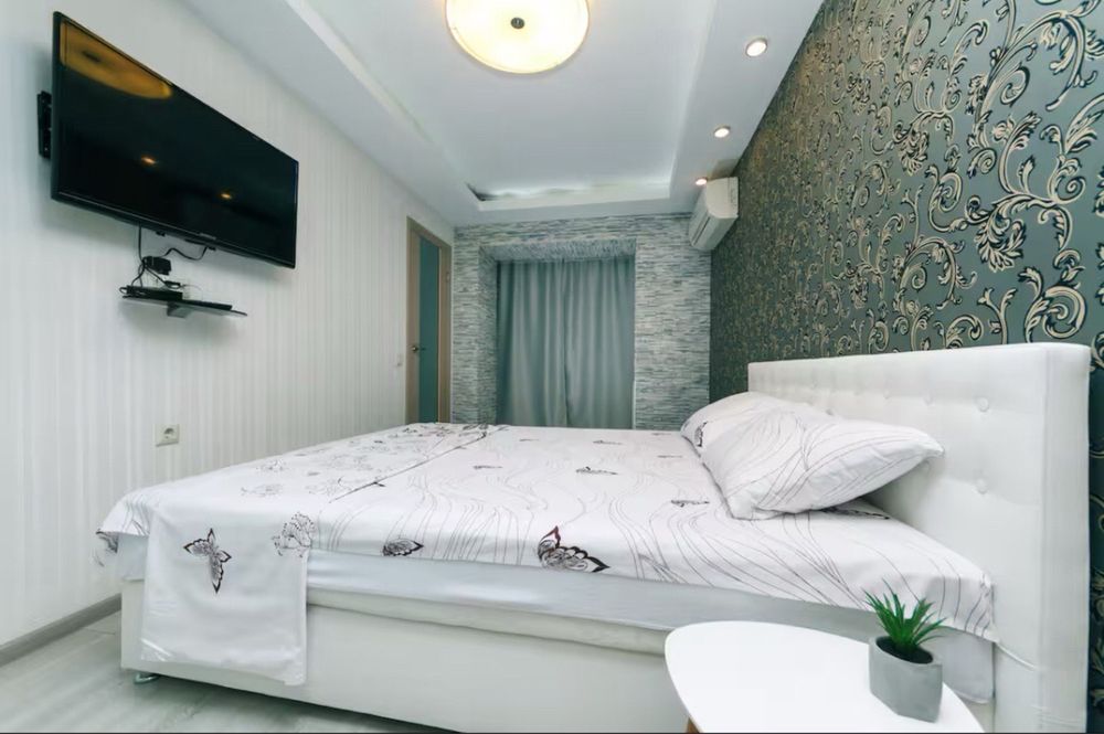 Центр, Гуллівер, // війсковий госпіталь .//.Хрещатик —15хв.