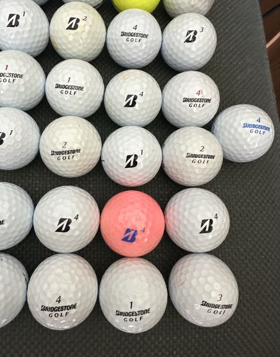 Lote de 50 Bolas de Golfe Bridgestone Usadas (Mistura de Modelos)