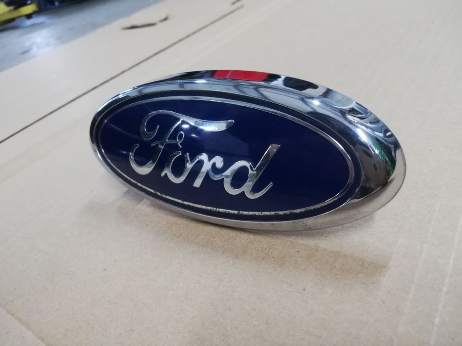 Emblemat znaczek logo Ford w grill przedni Ford Focus mk2 i C-max