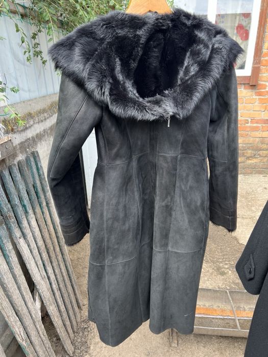 Прекрасна шкіряна жіноча дублянка