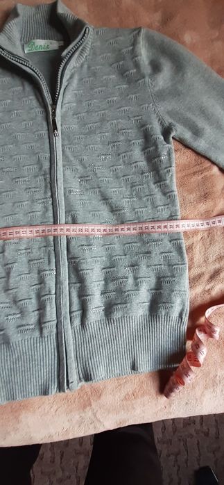 Продам кофту для дівчинки підлітка