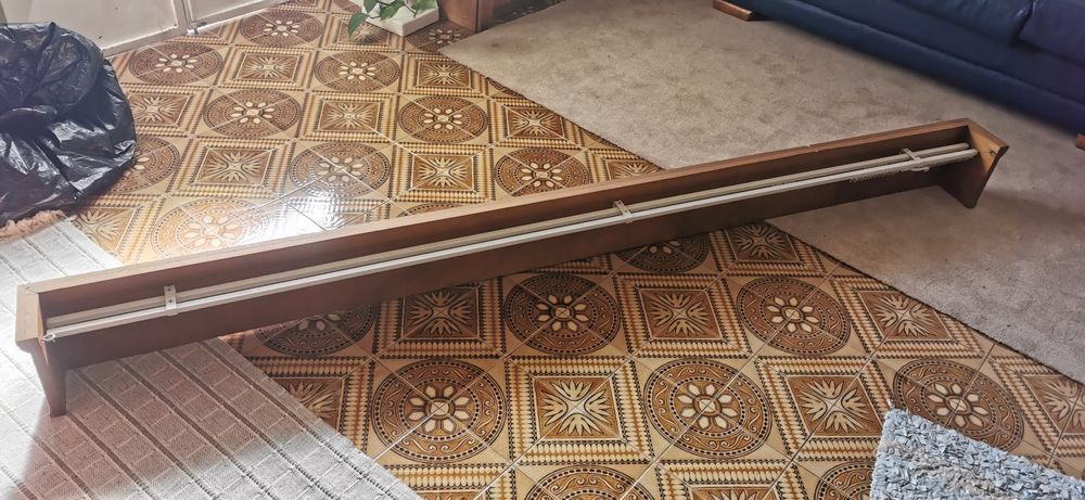 Sanefa em madeira de castanheiro como nova