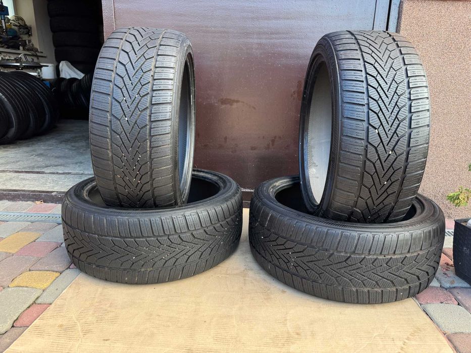 Шини Semperit 225/40 R-18 (92 V ) made in Germany - зима