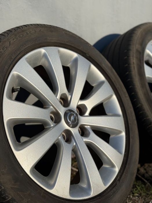 Комплект дисків з резиною R17 Opel Astra J
