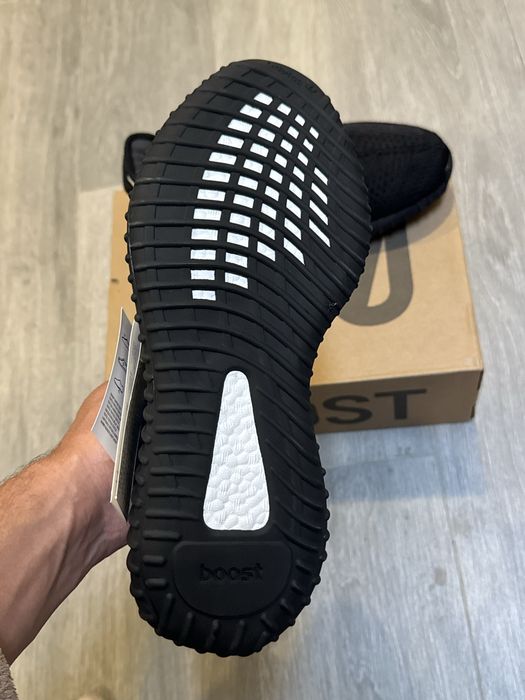 Yeezy Boost 350 V2 Onyx Black
