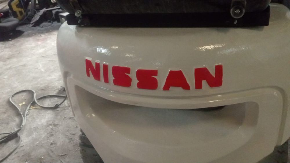 Empilhador Nissan 2.5 toneladas GPL
