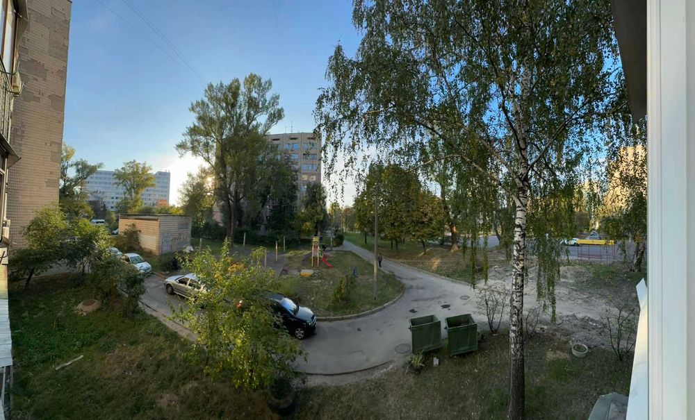 Вул. Іллєнка Юрія (Мельникова) буд.85, метро Дорогожичі